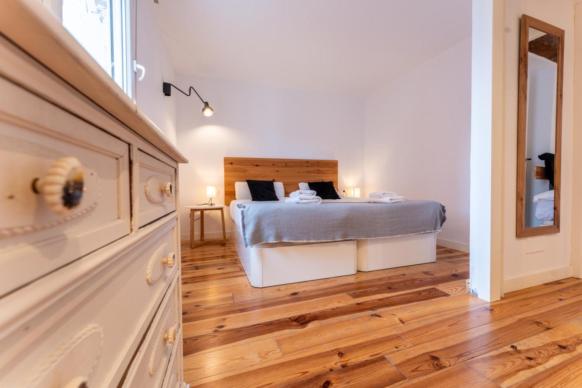 Warm And Inviting, Central Location By Urbanhosting Santander Eksteriør billede