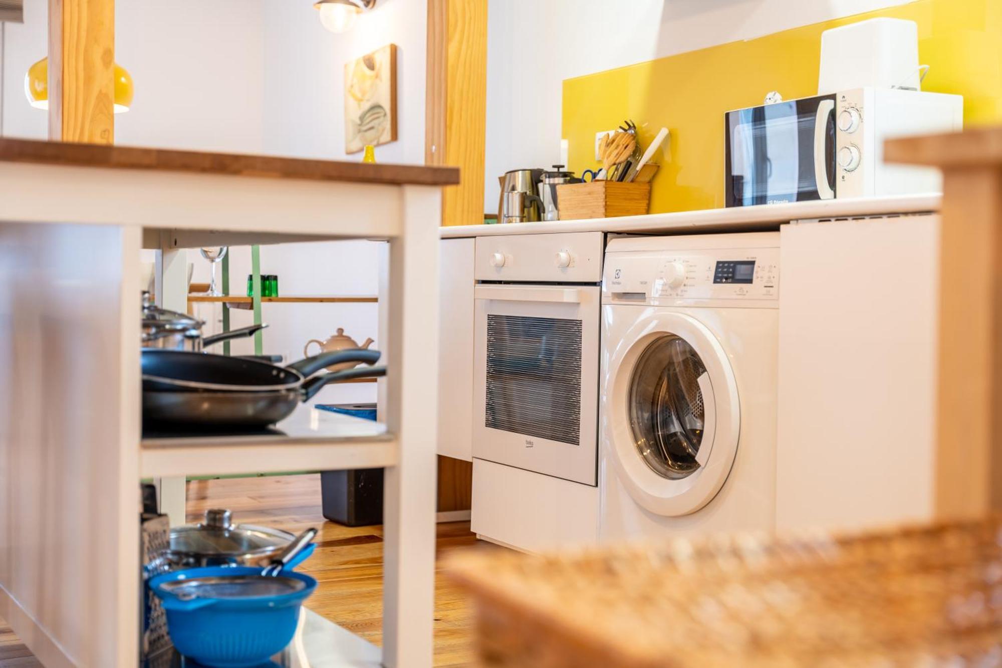 Warm And Inviting, Central Location By Urbanhosting Santander Eksteriør billede