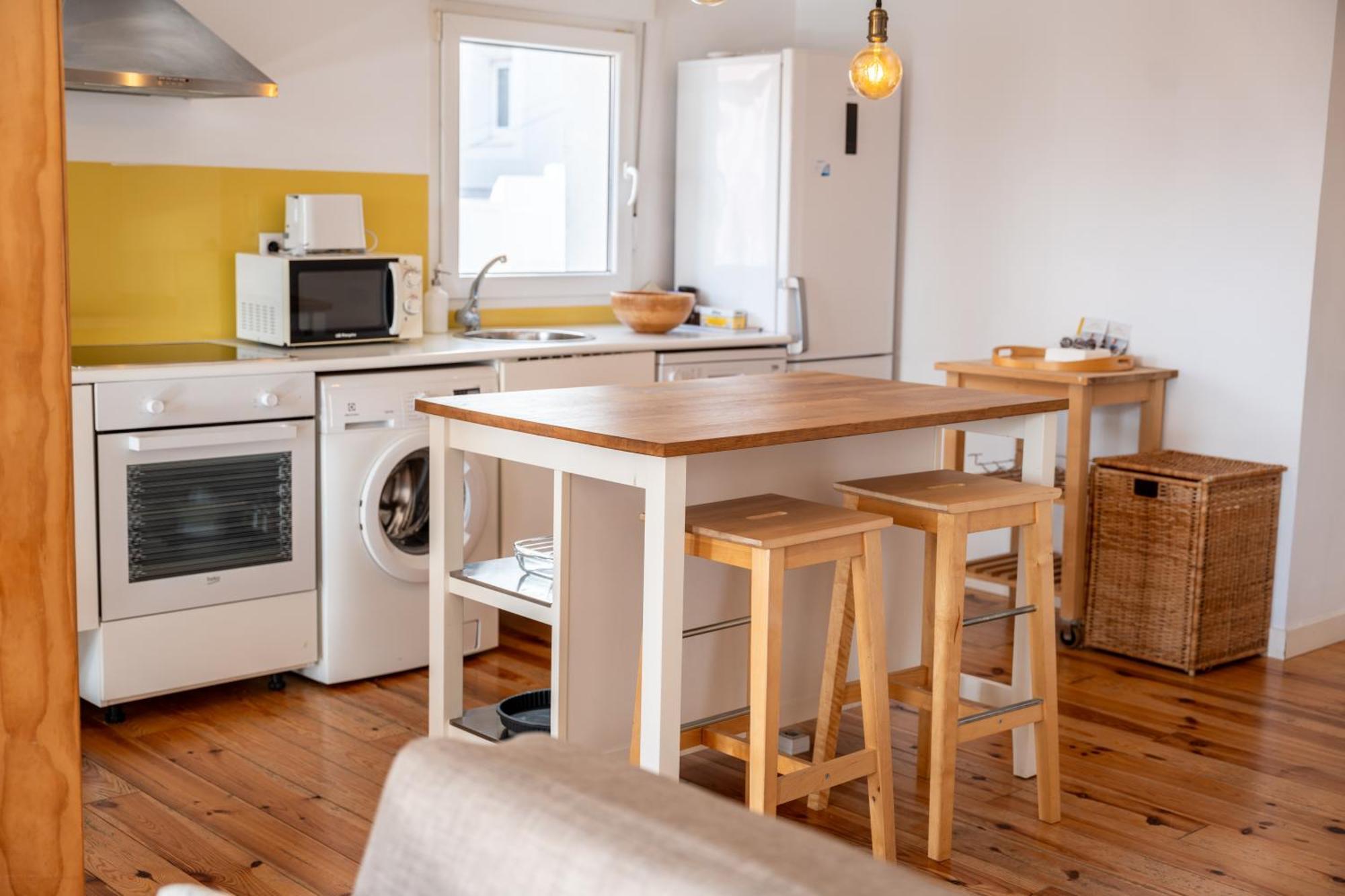 Warm And Inviting, Central Location By Urbanhosting Santander Eksteriør billede