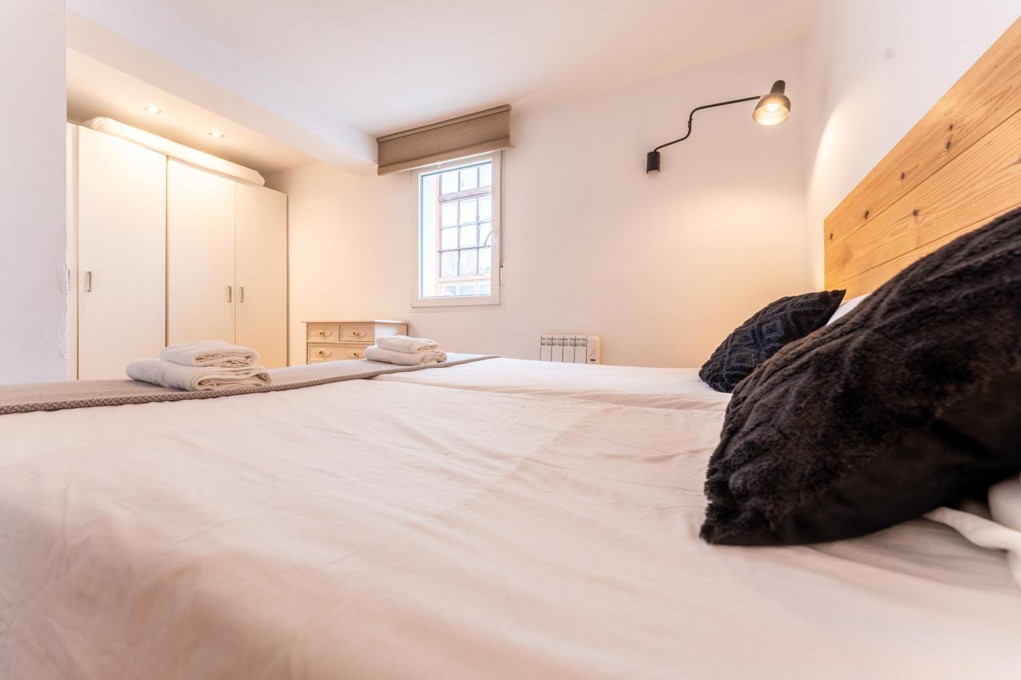 Warm And Inviting, Central Location By Urbanhosting Santander Eksteriør billede