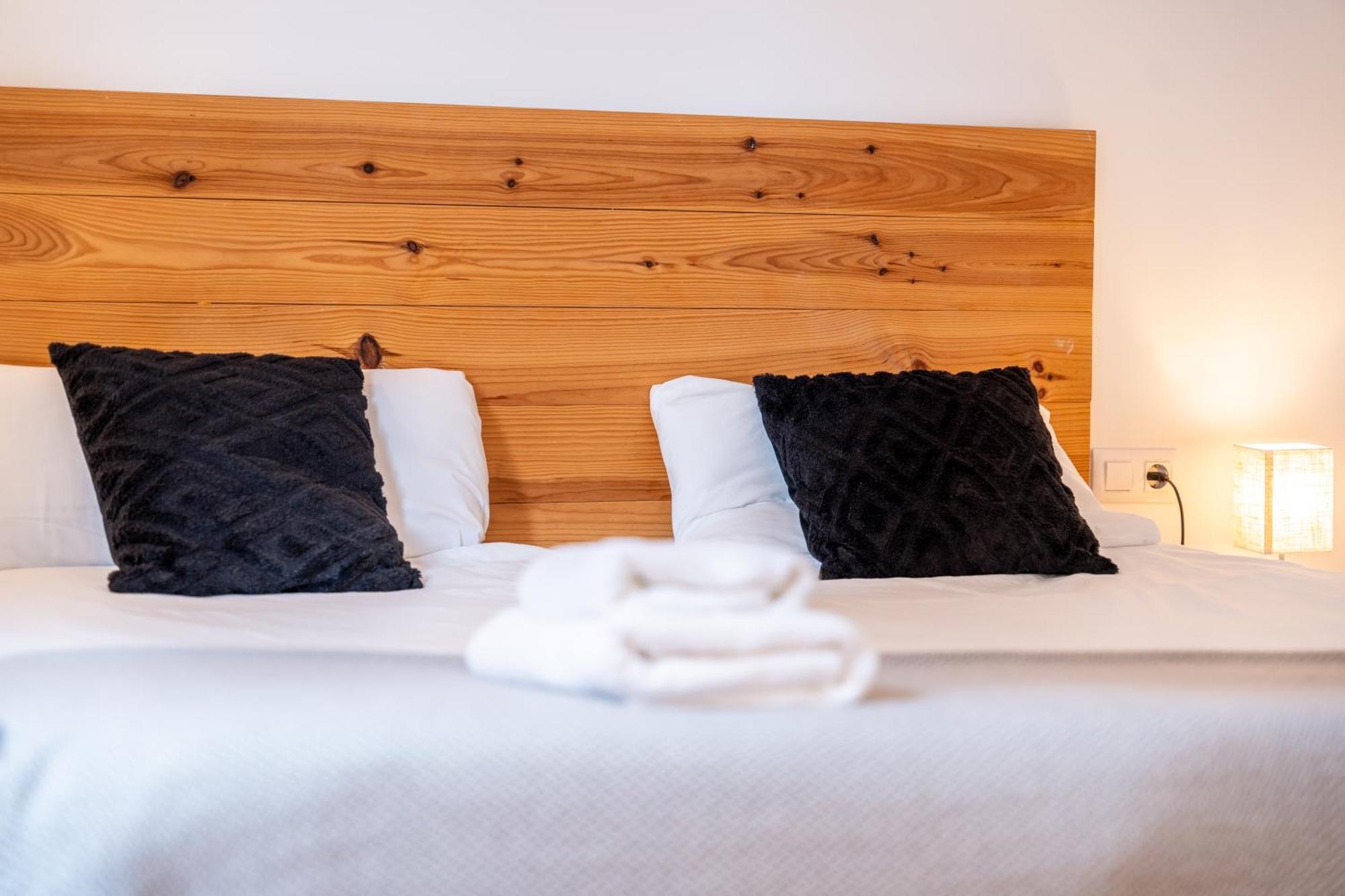 Warm And Inviting, Central Location By Urbanhosting Santander Eksteriør billede