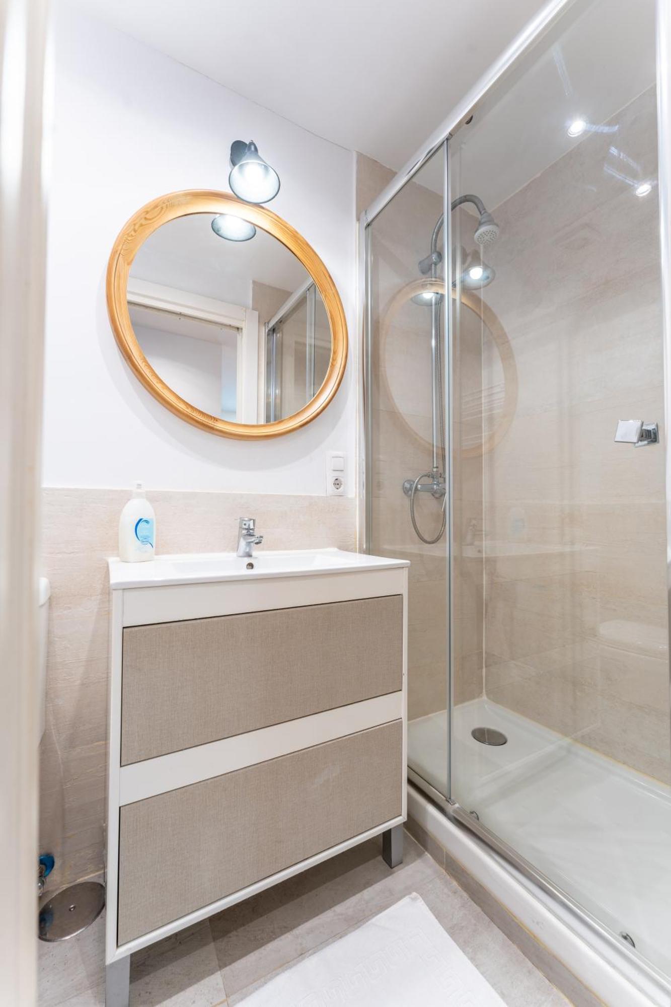 Warm And Inviting, Central Location By Urbanhosting Santander Eksteriør billede